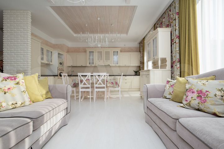 Коттедж 320 м² на участке 2 сот.