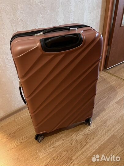 Чемодан на колесах London Fog