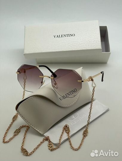 Солнцезащитные очки valentino