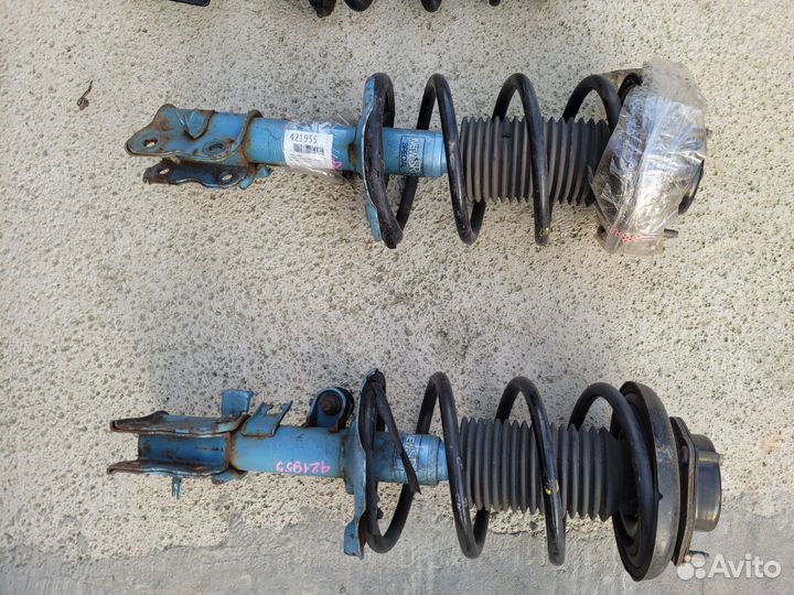 Стойки nissan elgrand е51