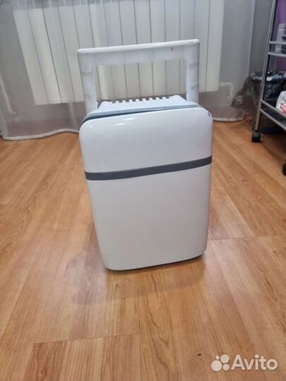 Минихолодильник для косметики