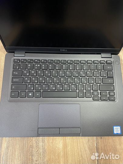 Ноутбук dell Latitude 5300