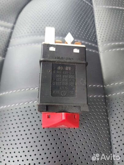 Кнопка аварийной остановки/Реле поворотов Т4