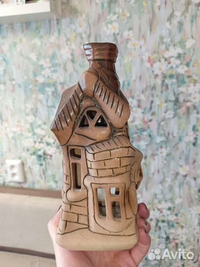 Подсвечник в виде домика