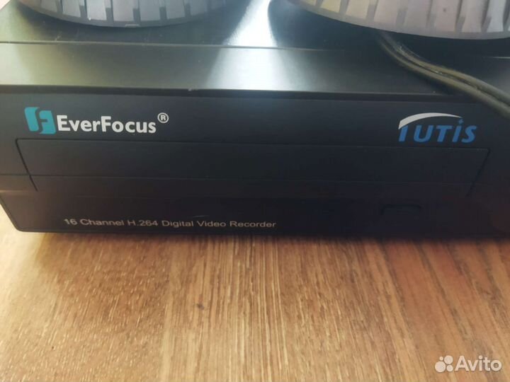 Комплект видеорегистратор EverFocus tutis-16F3