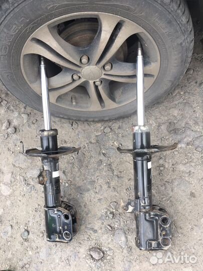 Стойки Avensis t250 2007г