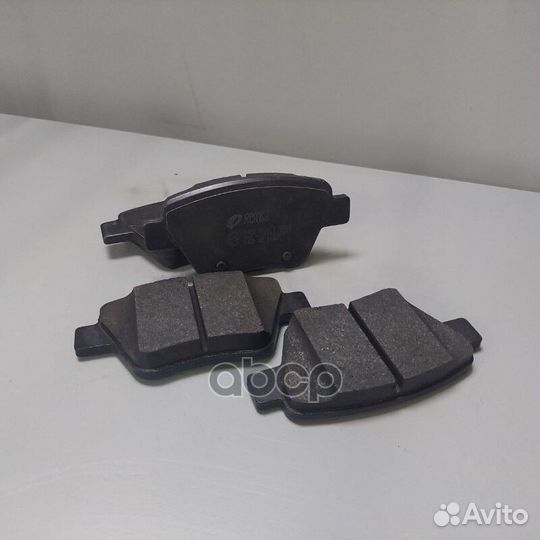 1420 00 5K0698451 колодки дисковые з Audi A3