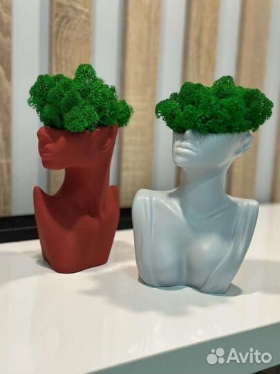 Интерьерные кашпо и статуэтки