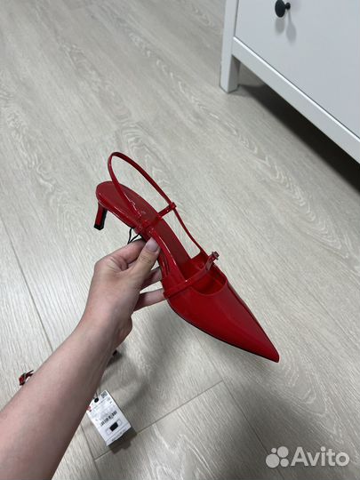 Туфли женские Zara новые 39-40 красные лаковые