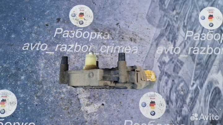 Мотор стеклоподъемника передний правый Audi A6 C5