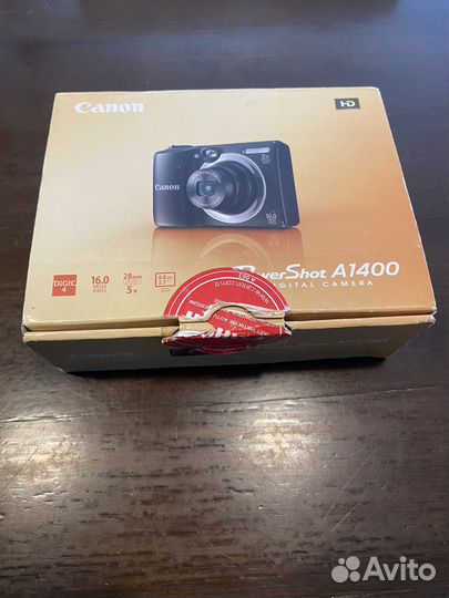 Компактный фотоаппарат canon