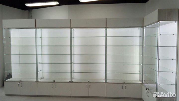 Витрины для аксессуаров новые