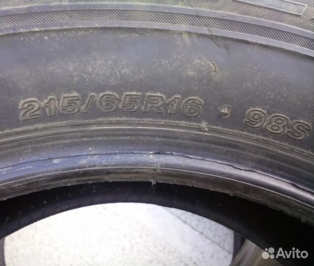 Bridgestone Blizzak 6 215/65 R16 98S