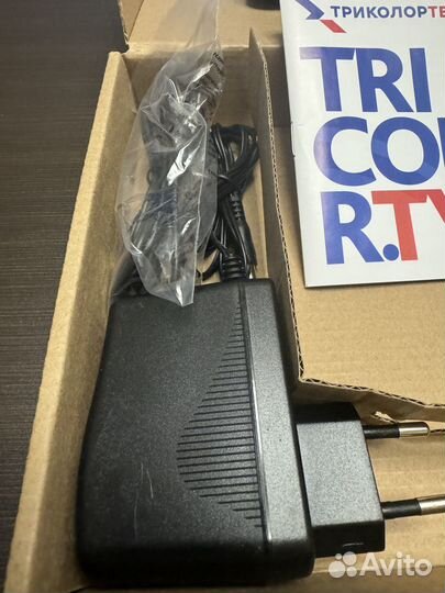 Приставка триколор GS B527