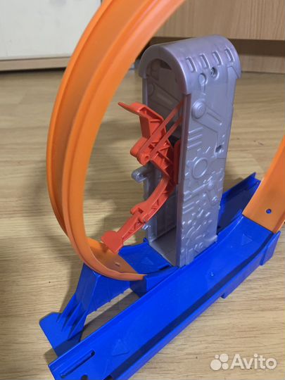 Гоночный трек хотвилс Мертвая петля