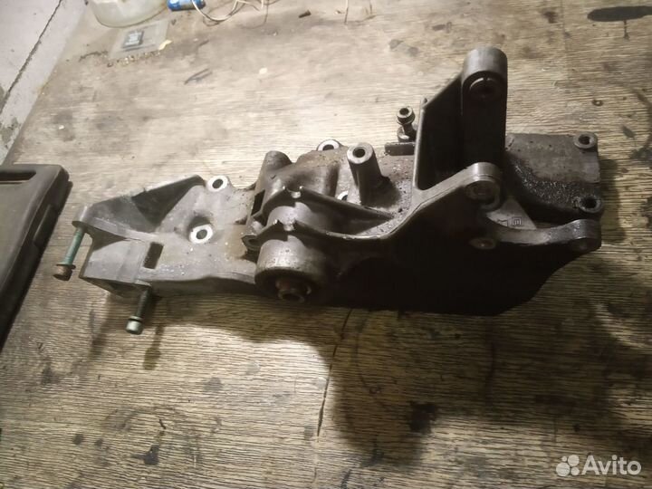 Кронштейн генератора Volkswagen Passat B5+ 1.8T