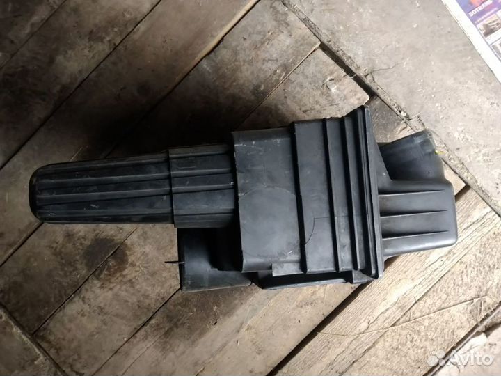 Корпус воздушного фильтра Citroen C5