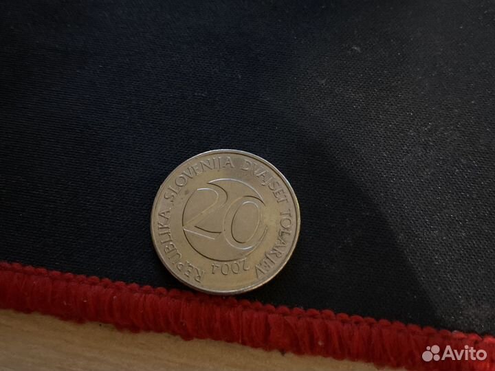 Монета словянской републики 2004 года