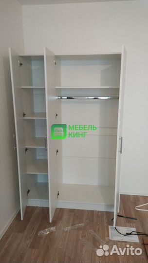 Шкаф с зеркалом