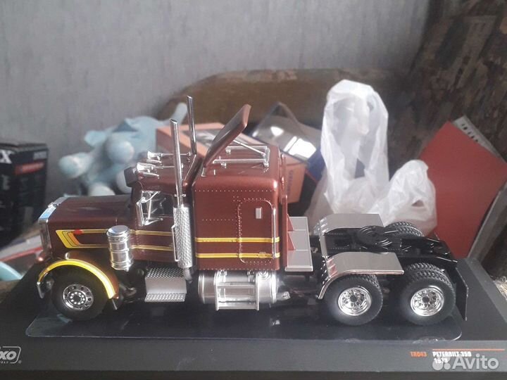 Модель грузовика Peterbilt 359