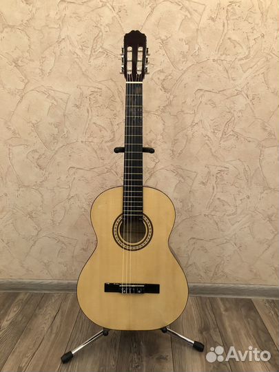 Классическая гитара Cremona