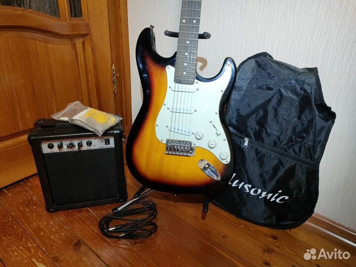 Электро гитара с комбиком Musonic Stratocaster