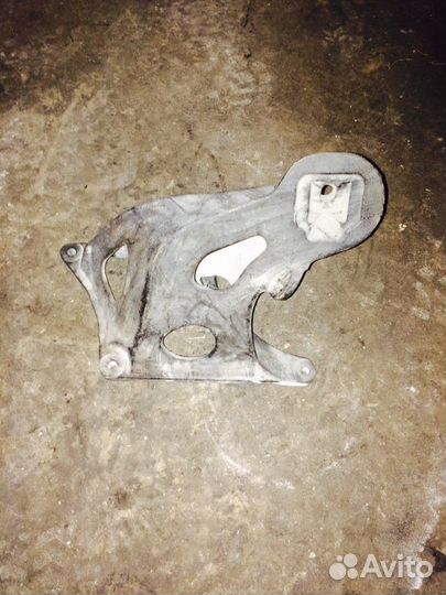 Крепление двигателя Land Rover Range Rover III