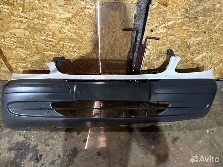 Бампер передний Mercedes Vito 639 2.2 CDI 2010