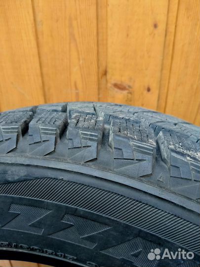 Bridgestone Blizzak DM-V2 225/60 R17