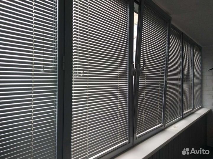 Жалюзи горизонтальные белые