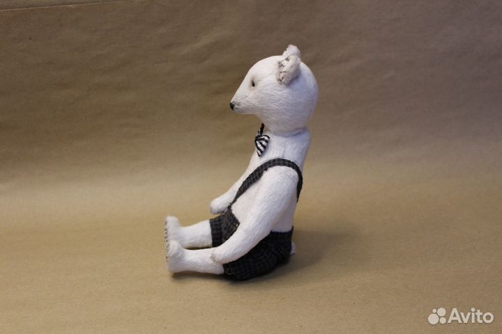 Белый Тедди мишка в штанишках. Ручная работа