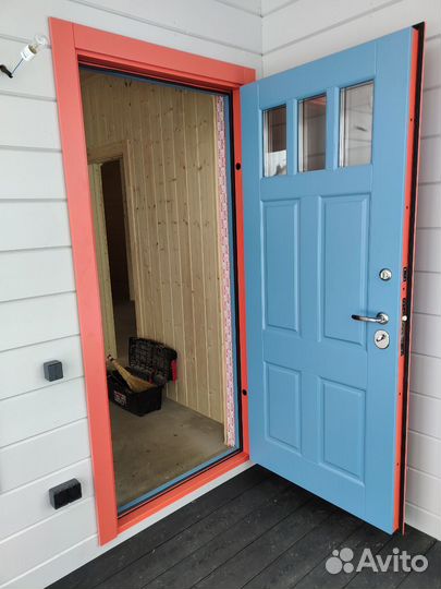 Дверь входная в дом, утепленная