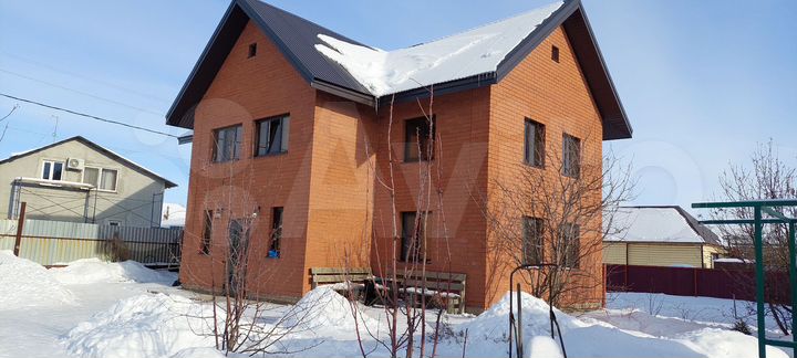 Дом 147 м² на участке 9 сот.