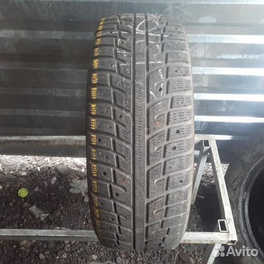 Kumho I'Zen KW22 215/60 R16