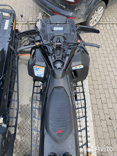 BRP Ski-Doo summit X expert 154 850 E-TEC tgrj