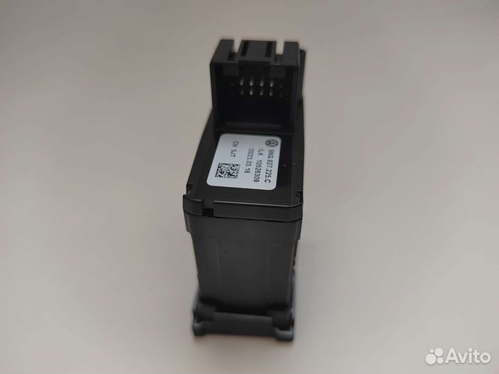 Кнопка ручника VW Tiguan 2