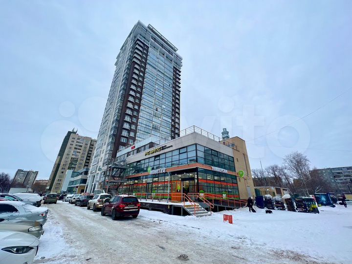 Продам торговое помещение, 310 м²