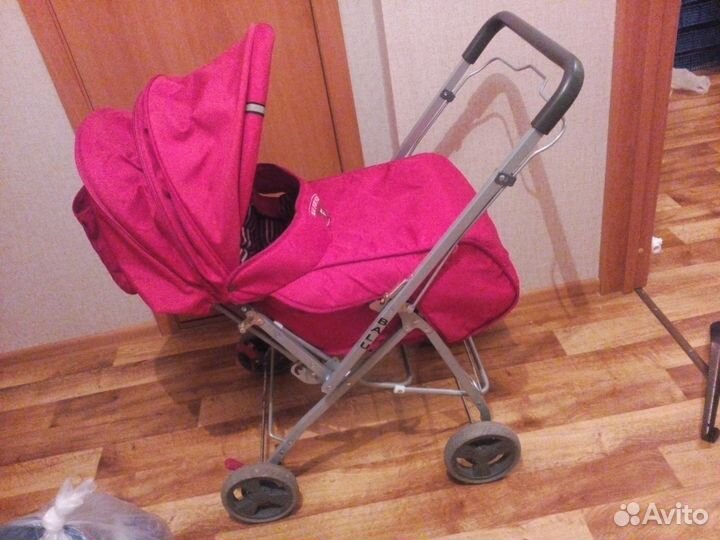 Продам детскую прогулочную коляску