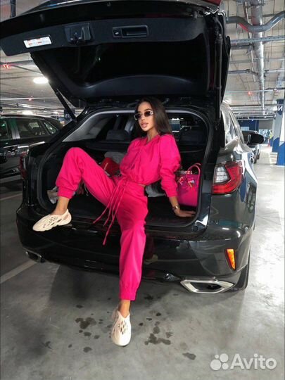 Женский спортивный костюм