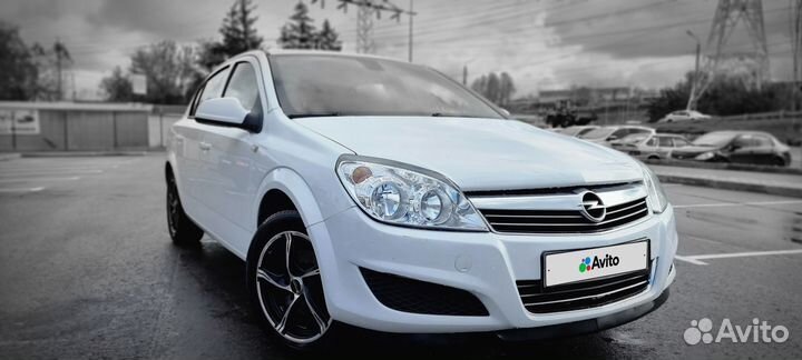 Opel Astra 1.6 МТ, 2011, 126 200 км