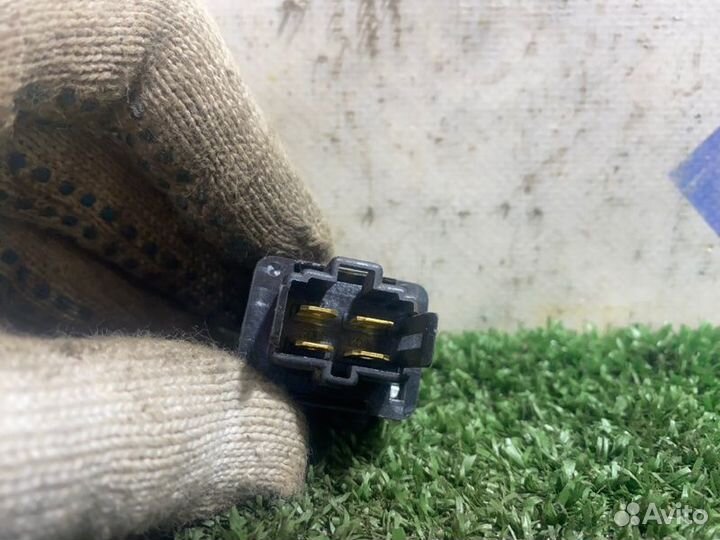 Реле топливного насоса Kia Shuma седан 1.6 S6D