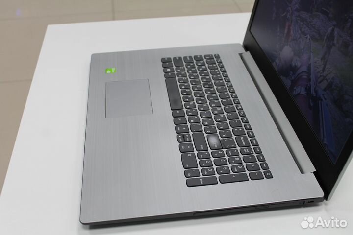 Ноутбук Lenovo 330-17IKB