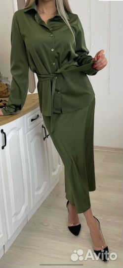 Костюм атласный