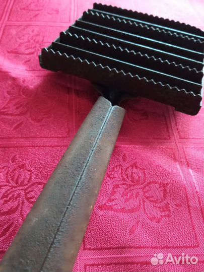 Скребница скребок металлический для коров/лошадей