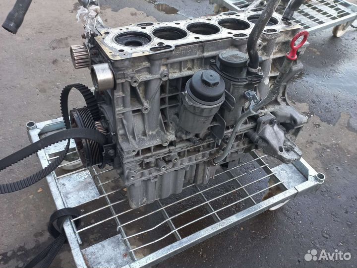 Блок двигателя Volvo XC90 d5244t 2,4d