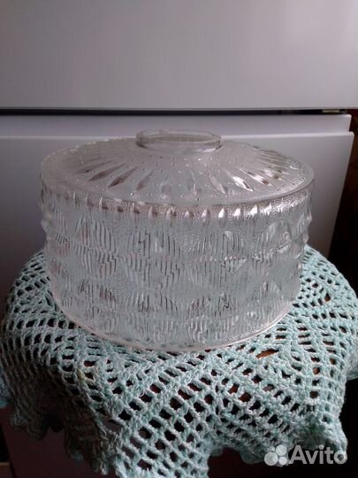 Небольшой стеклянный абажур