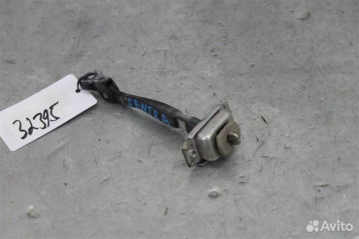 Ограничитель двери передней левой Nissan Sentra B