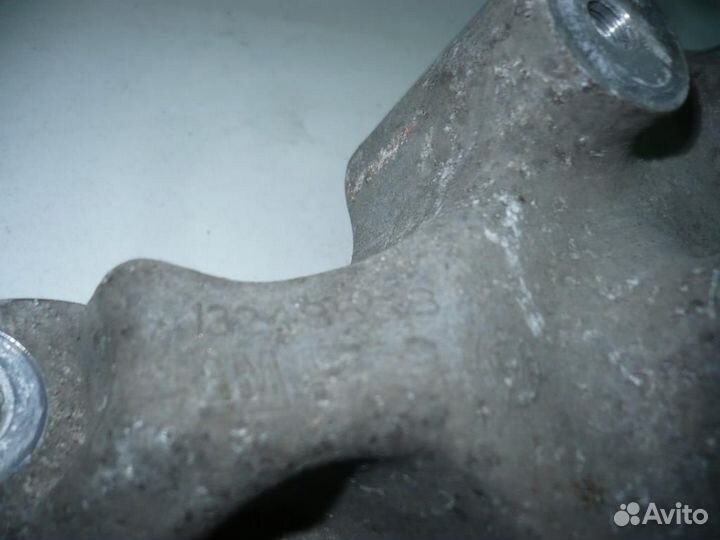 Кронштейн кпп левый Opel Astra J