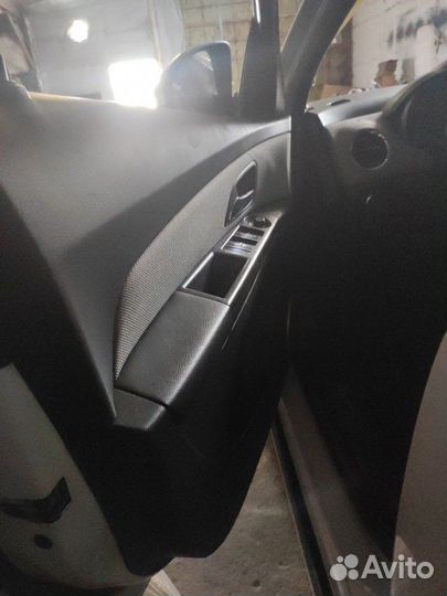 Комплект дверных обшивок Chevrolet Cruze 300 седан