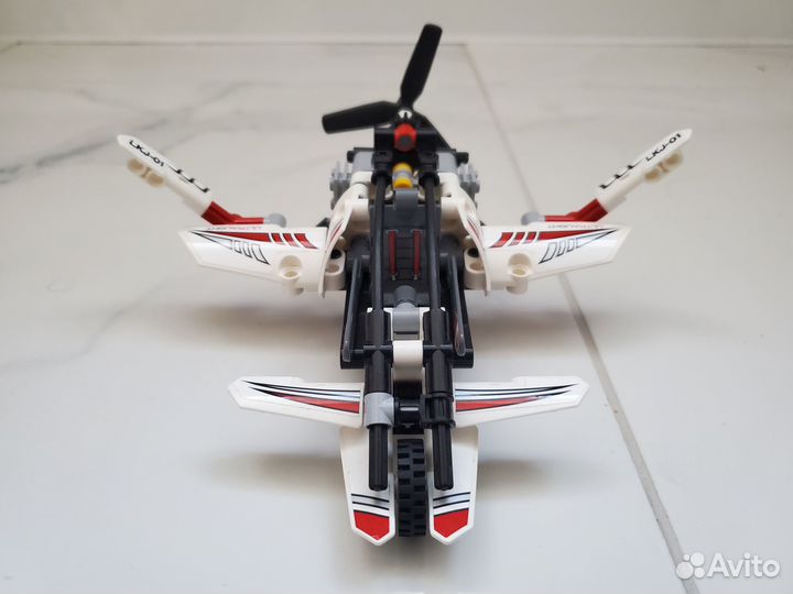 Lego Technic Сверхлёгкий вертолёт 42057
